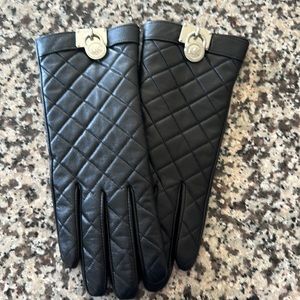 Gorgeous leather Michael Kors gloves